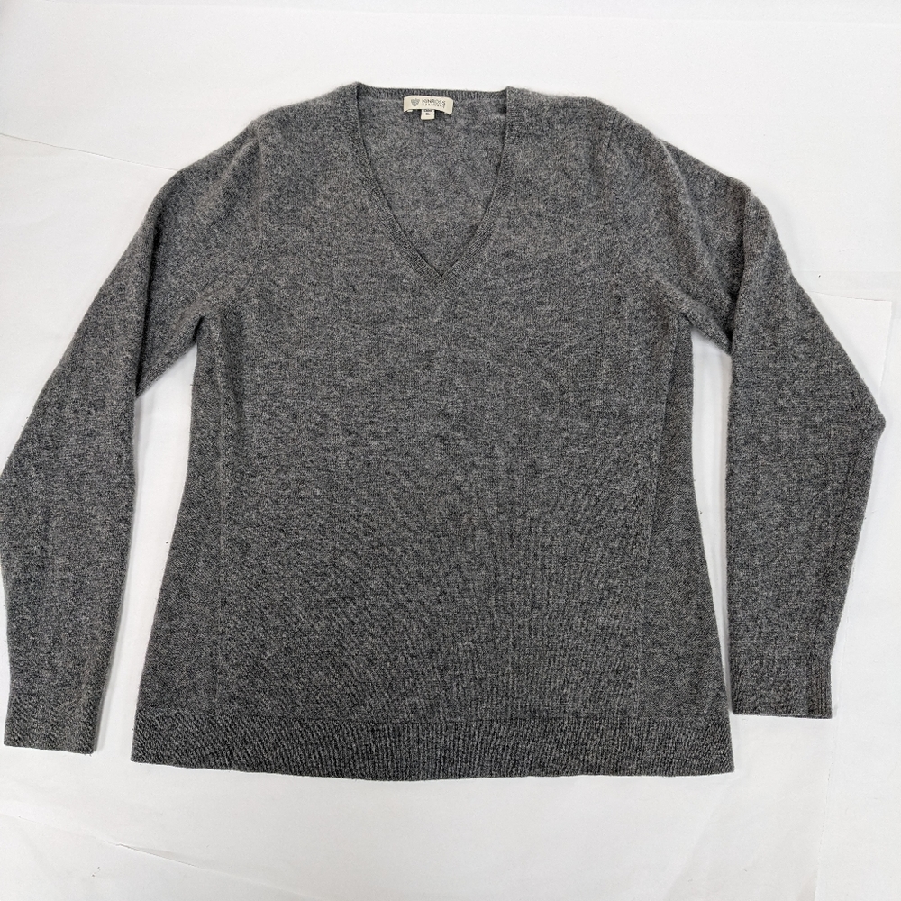 Gray Kinross cashmere v neck sweater XL
